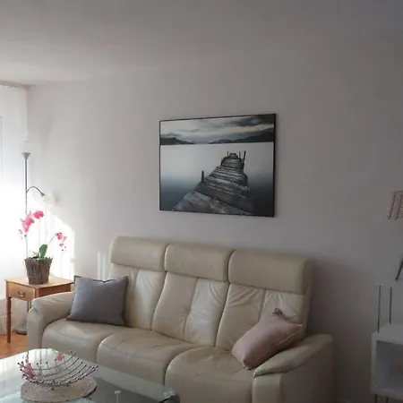 Ferienwohnung Am Thunersee 아파트 툰